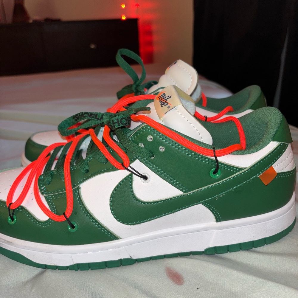 Nike Dunk Low
Off-White Pine Green